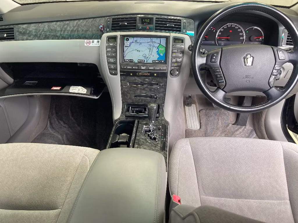 TOYOTA CROWN