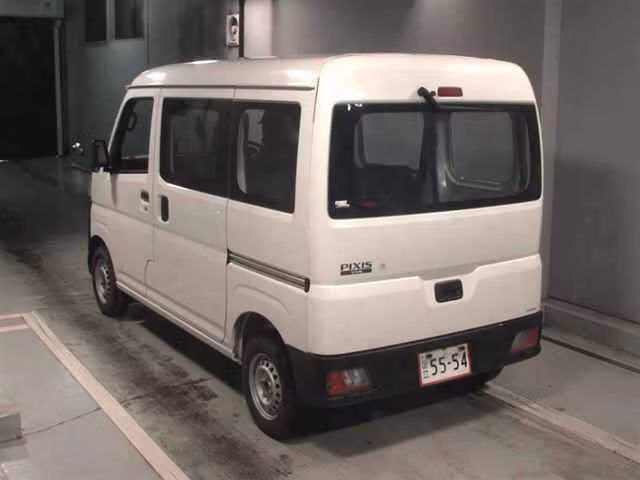 TOYOTA PIXIS VAN