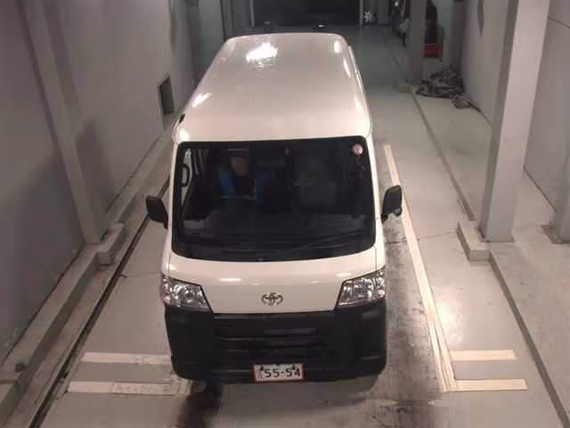TOYOTA PIXIS VAN