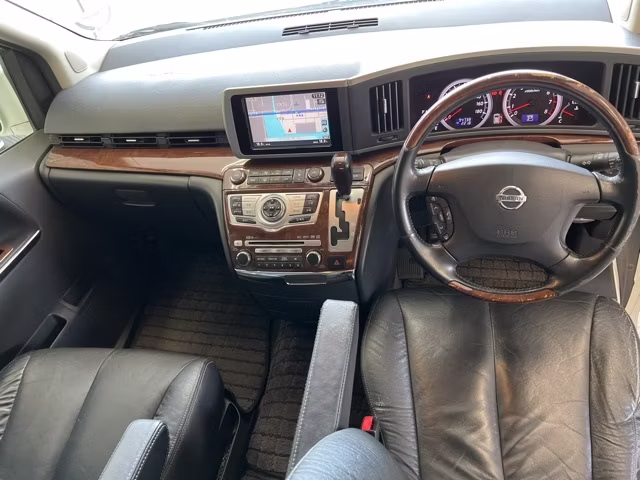 NISSAN ELGRAND