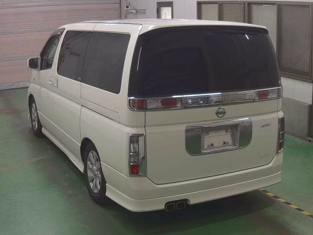 NISSAN ELGRAND