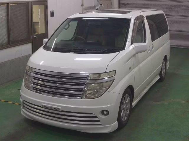 NISSAN ELGRAND