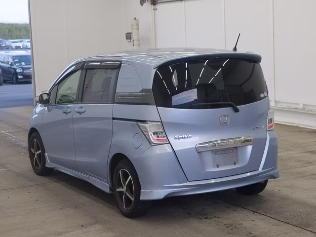 HONDA FREED SPIKE