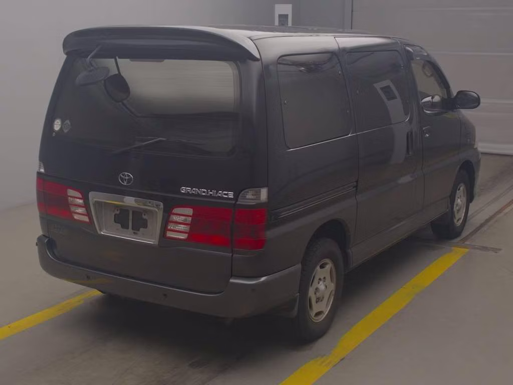 TOYOTA GRAND HIACE