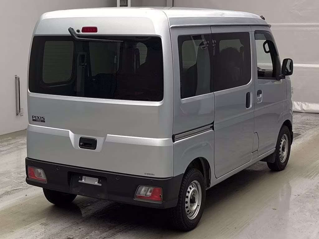 TOYOTA PIXIS VAN