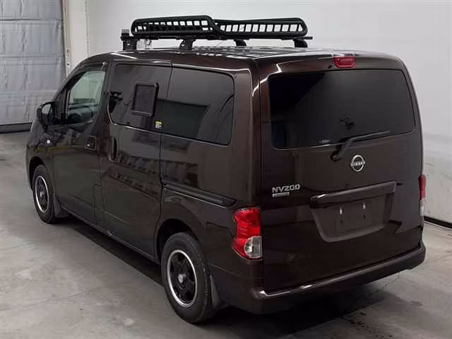 NISSAN NV200