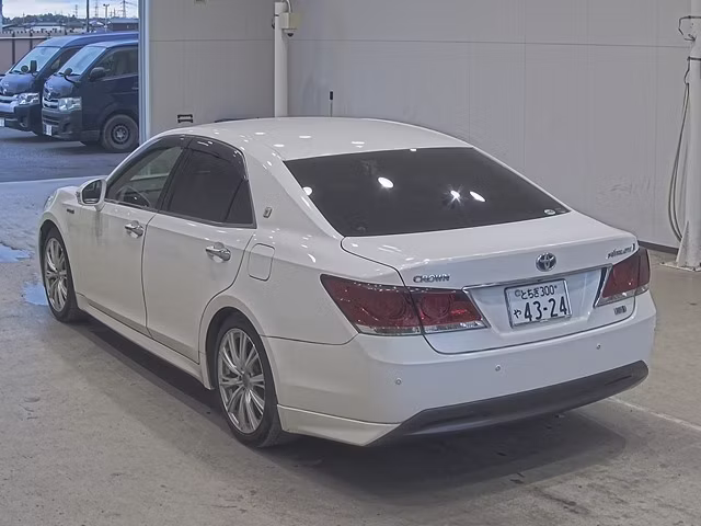 TOYOTA CROWN