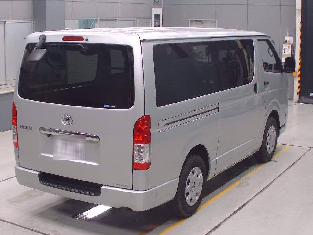 TOYOTA REGIUS ACE