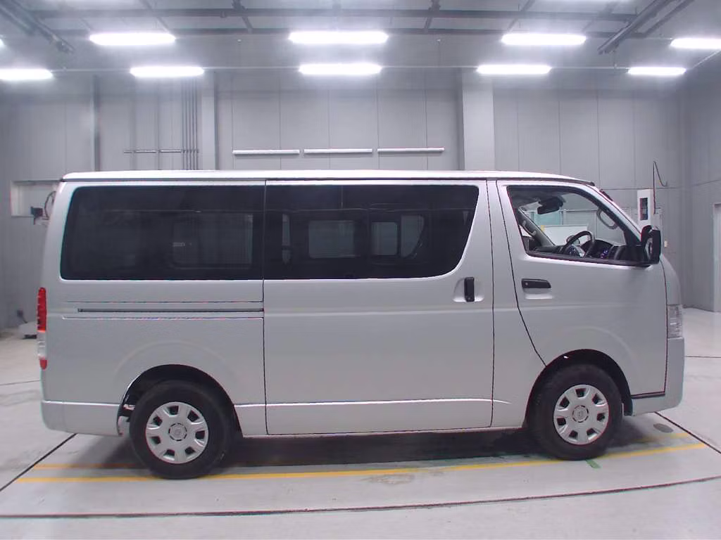 TOYOTA REGIUS ACE