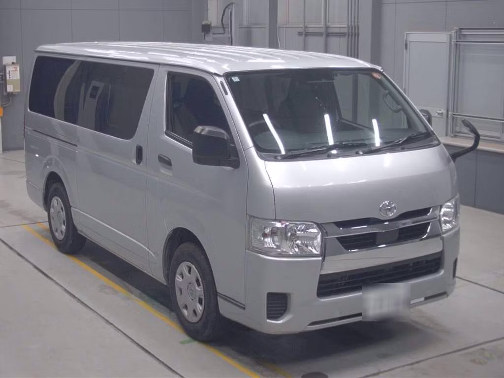 TOYOTA REGIUS ACE