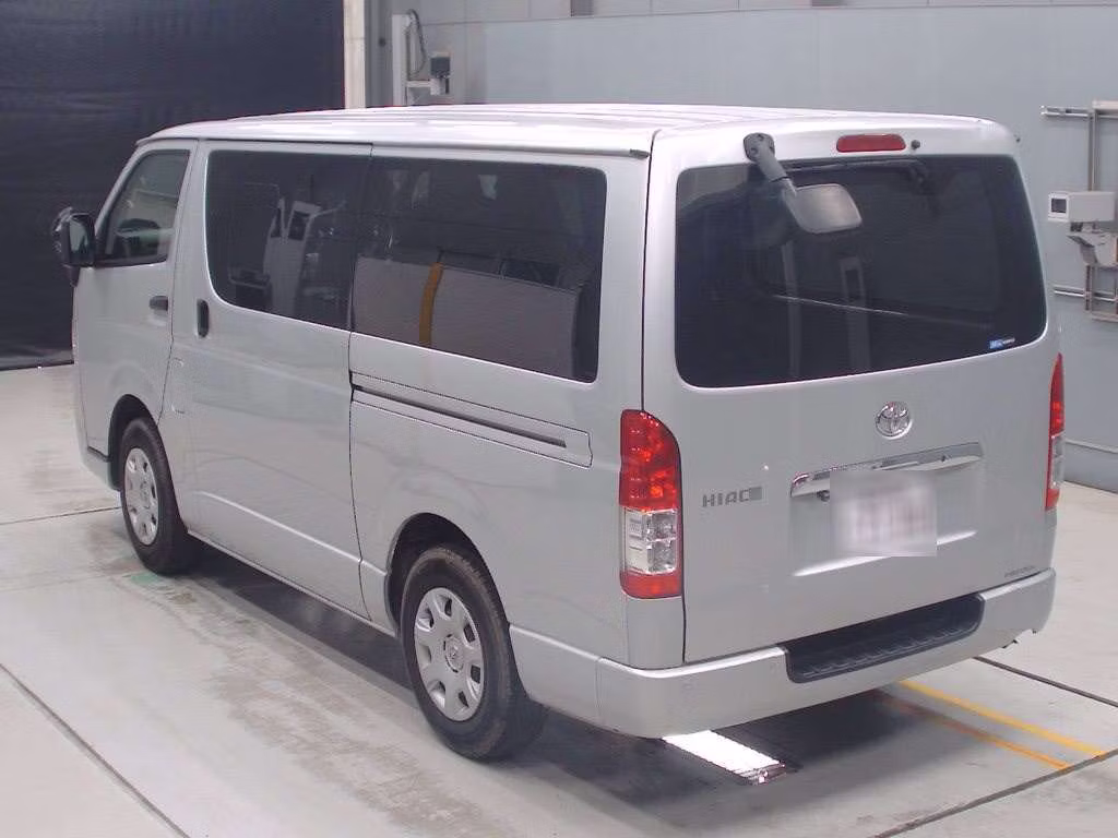 TOYOTA REGIUS ACE