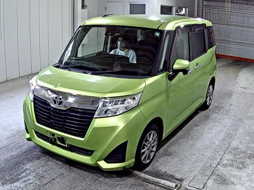 TOYOTA ROOMY