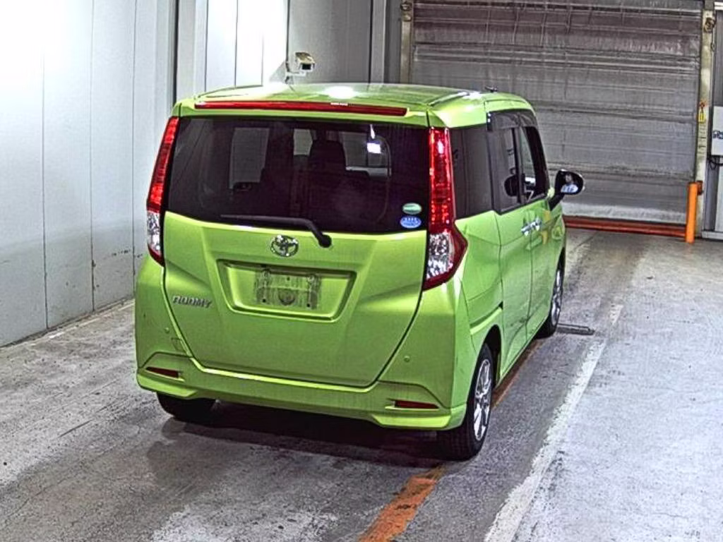TOYOTA ROOMY