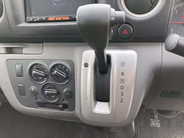 NISSAN NV350 CARAVAN