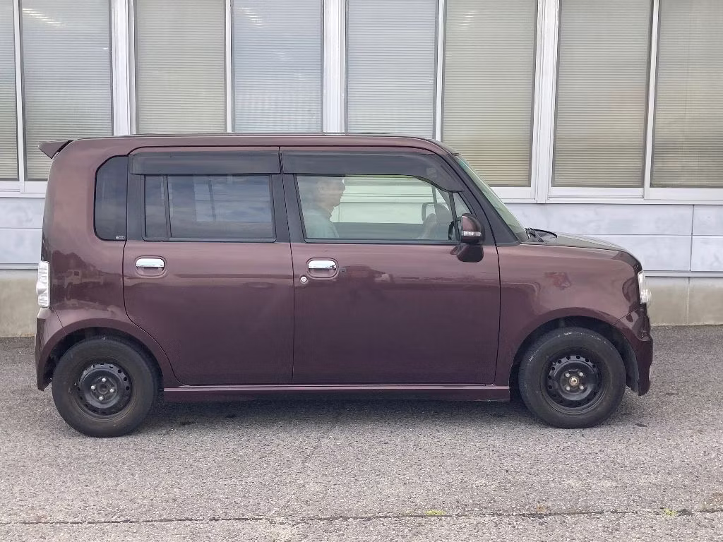 DAIHATSU MOVE CONTE