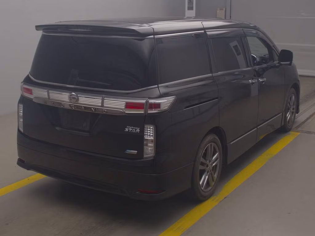 NISSAN ELGRAND