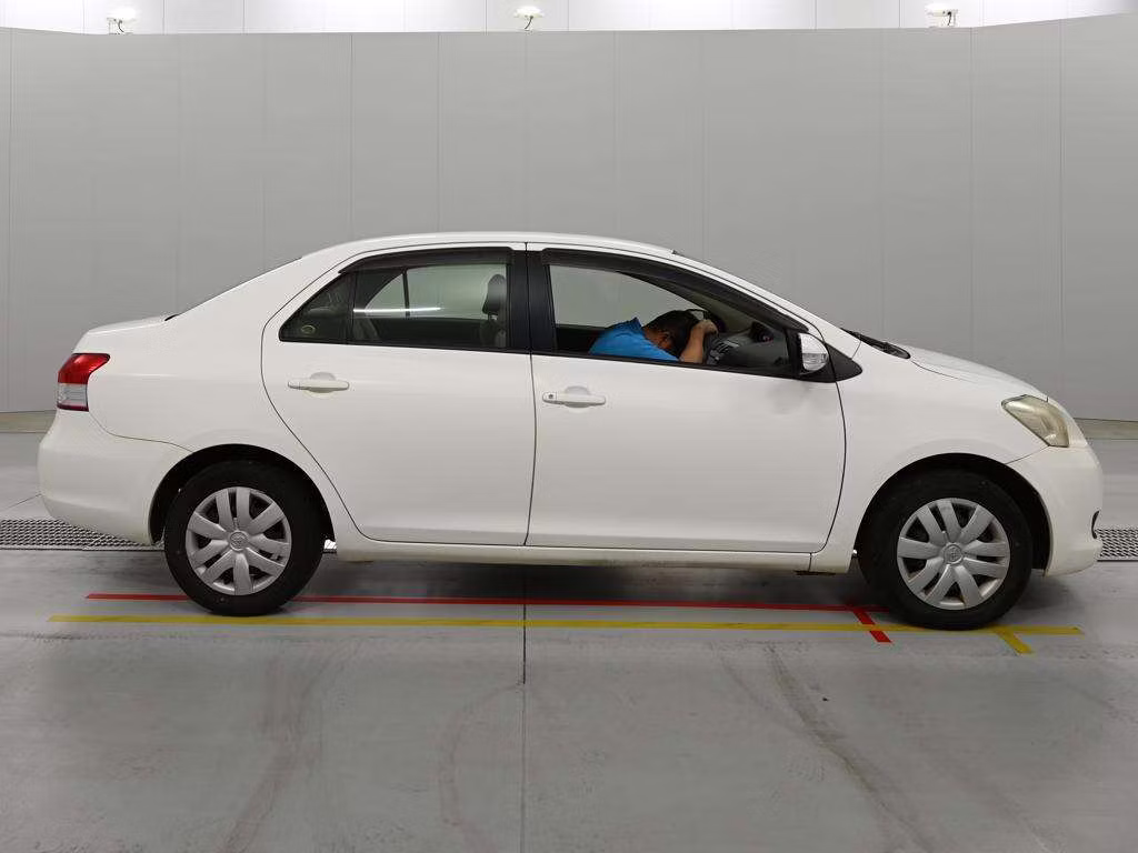 TOYOTA BELTA