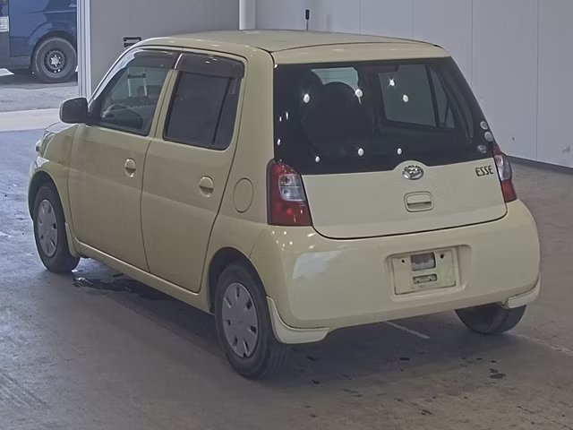 DAIHATSU ESSE