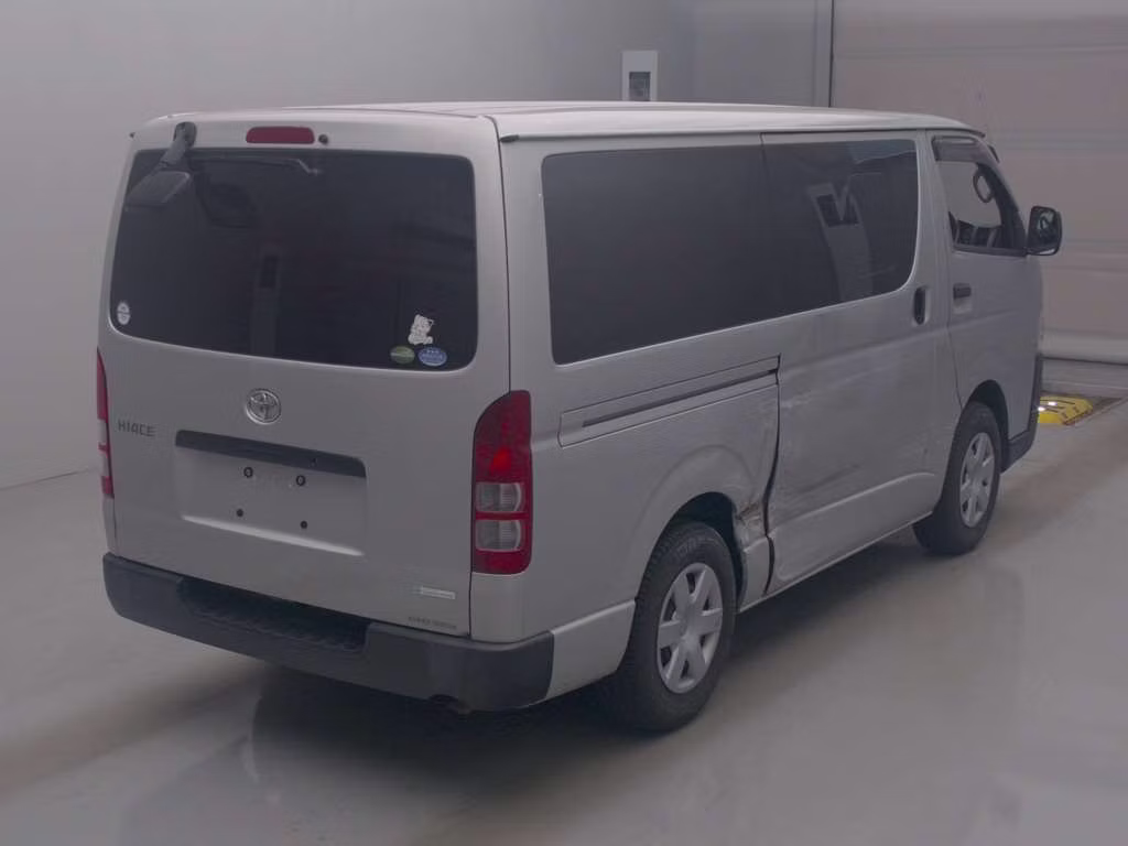 TOYOTA REGIUS ACE