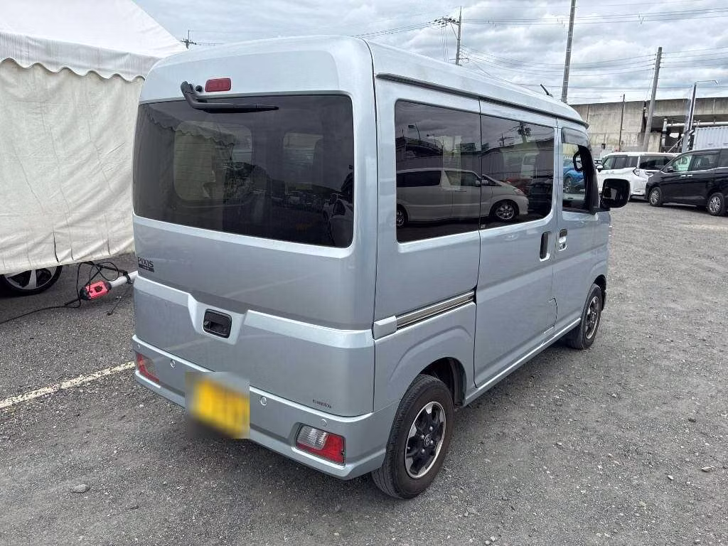 TOYOTA PIXIS VAN