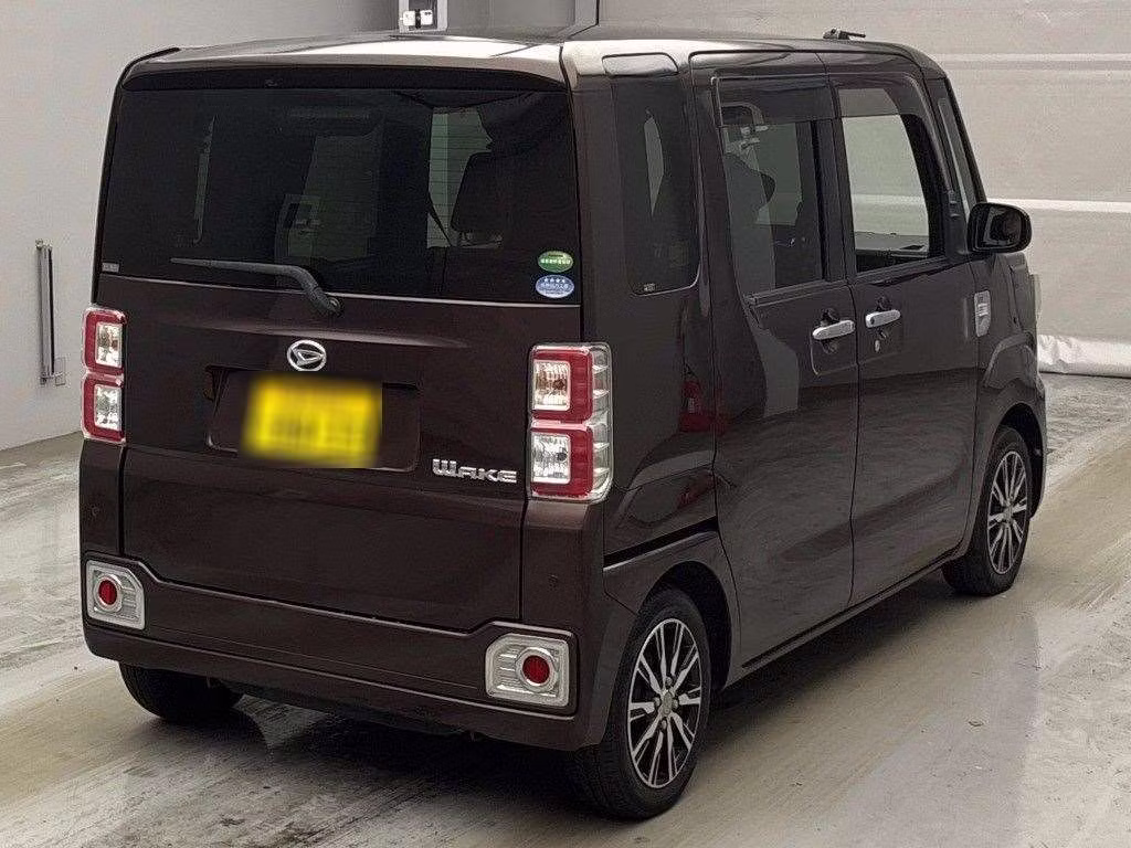 DAIHATSU WAKE