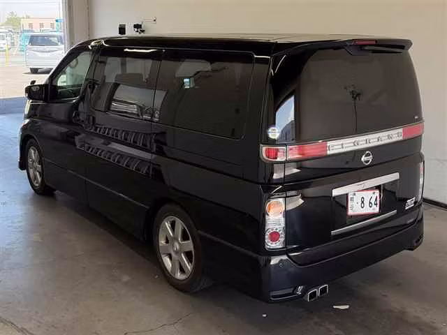 NISSAN ELGRAND