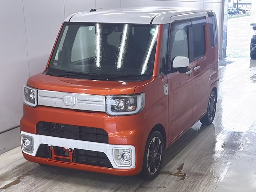 DAIHATSU WAKE