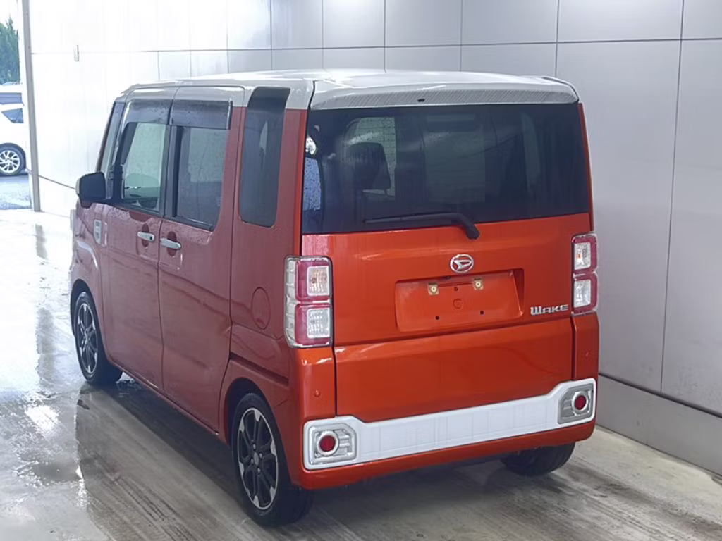 DAIHATSU WAKE