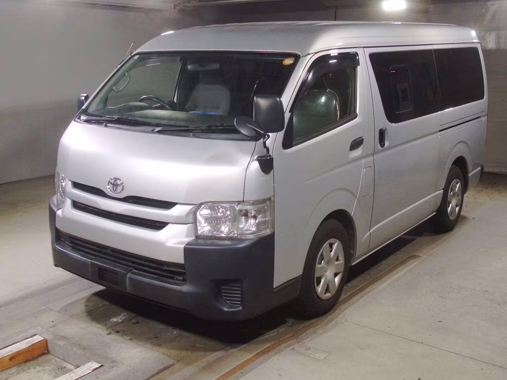 TOYOTA HIACE
