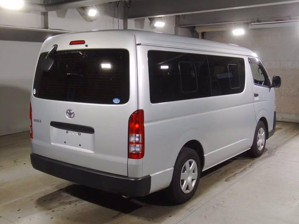 TOYOTA HIACE