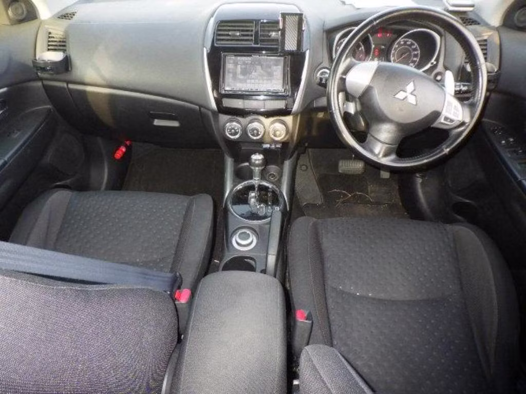 MITSUBISHI RVR