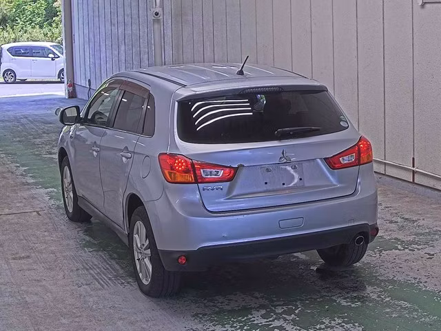 MITSUBISHI RVR