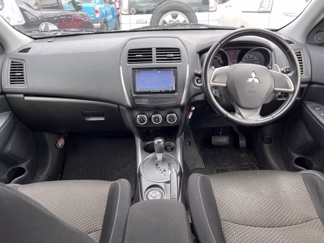 MITSUBISHI RVR