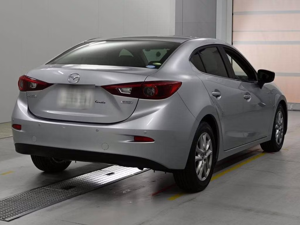 MAZDA AXELA