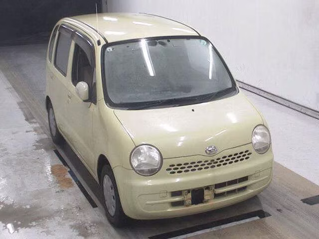 DAIHATSU MOVE LATTE