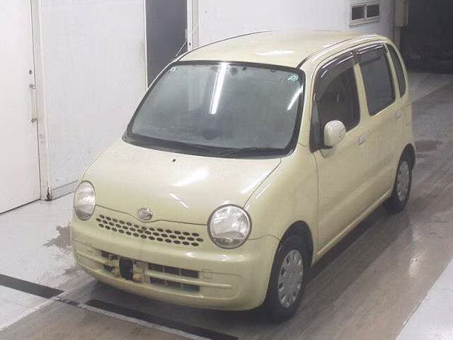 DAIHATSU MOVE LATTE