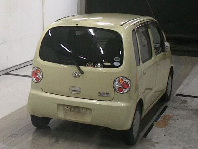 DAIHATSU MOVE LATTE