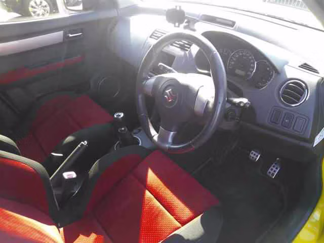 SUZUKI SWIFT