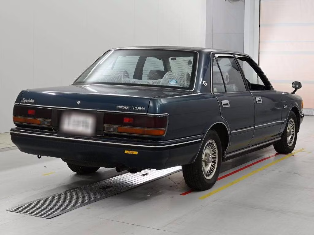 TOYOTA CROWN