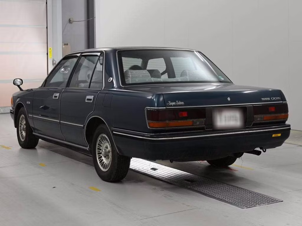 TOYOTA CROWN