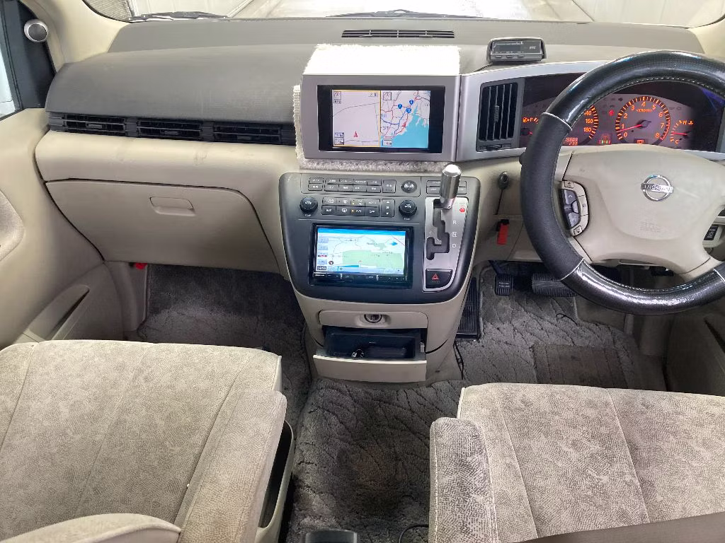 NISSAN ELGRAND