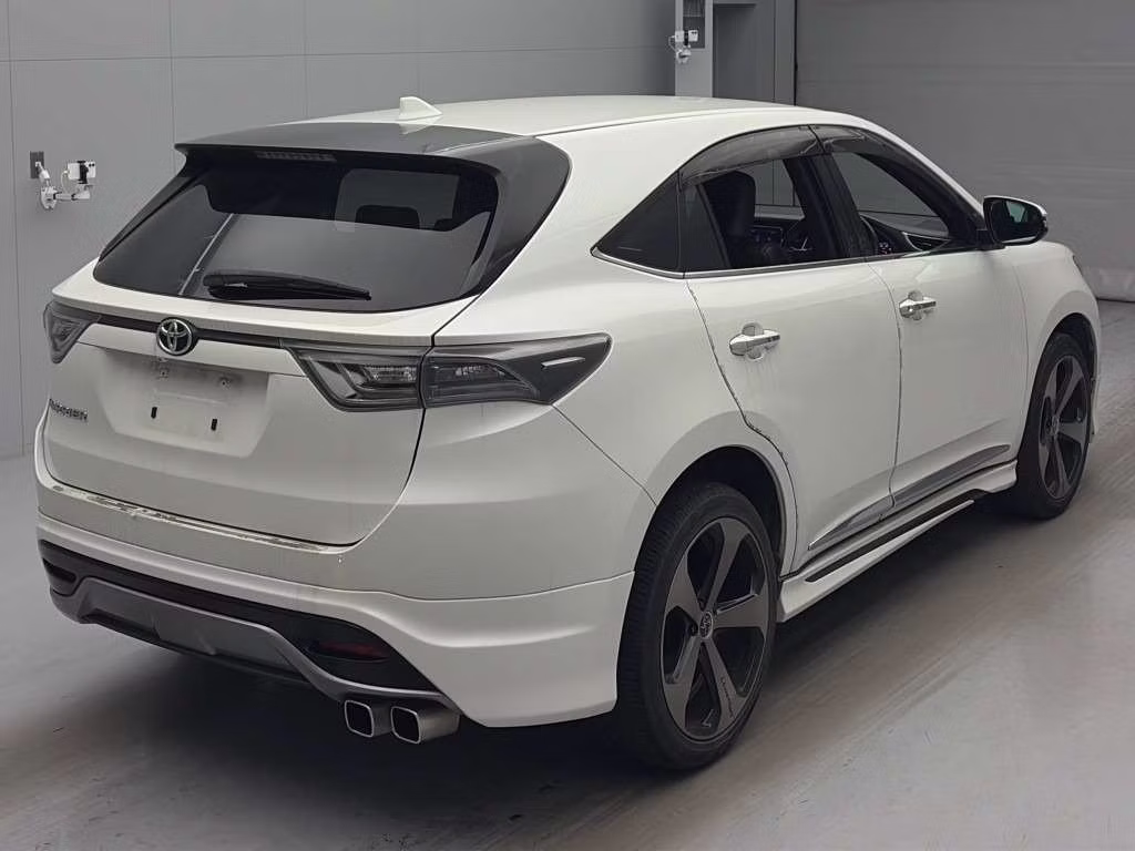 TOYOTA HARRIER
