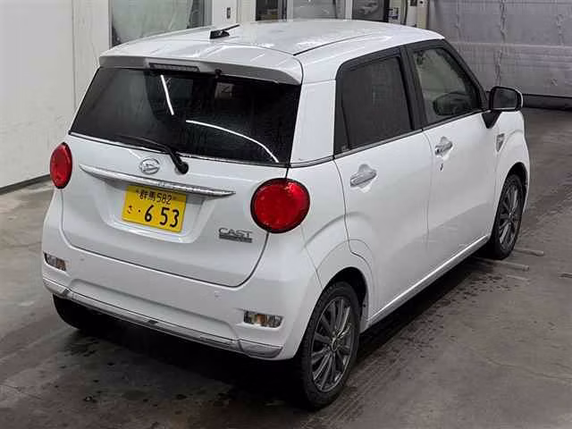 DAIHATSU CAST