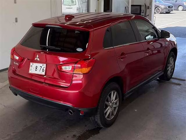 MITSUBISHI RVR