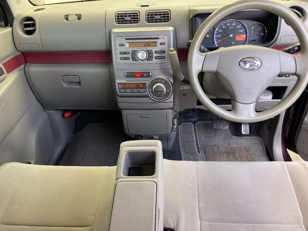 DAIHATSU MOVE CONTE