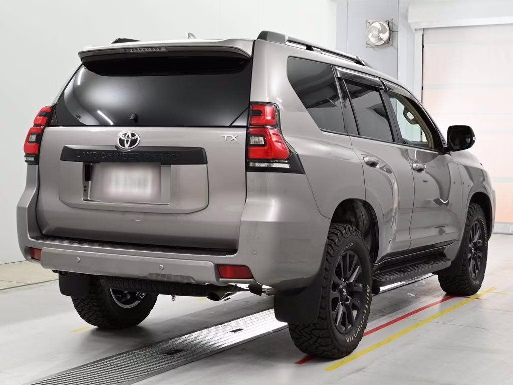 TOYOTA LAND CRUISER PRADO