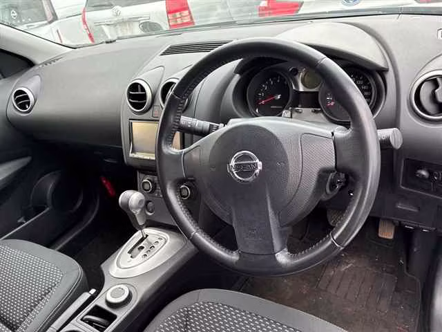 NISSAN DUALIS