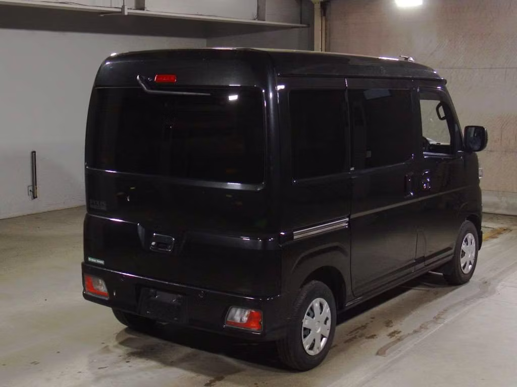 TOYOTA PIXIS VAN
