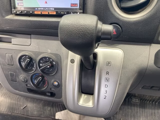 NISSAN NV350 CARAVAN