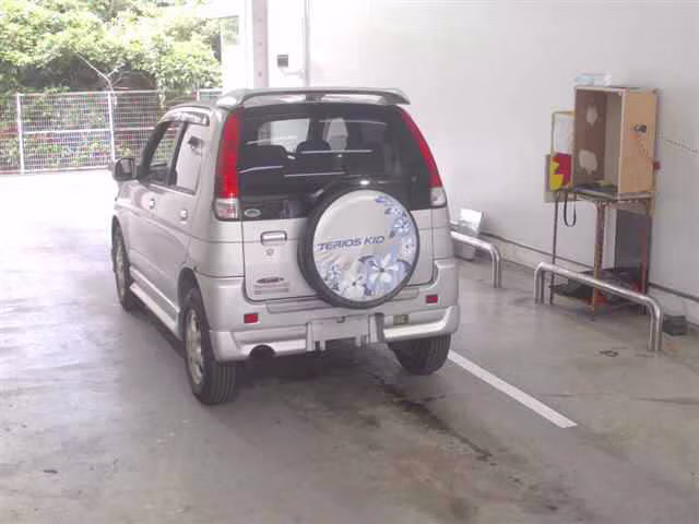 DAIHATSU TERIOS KID